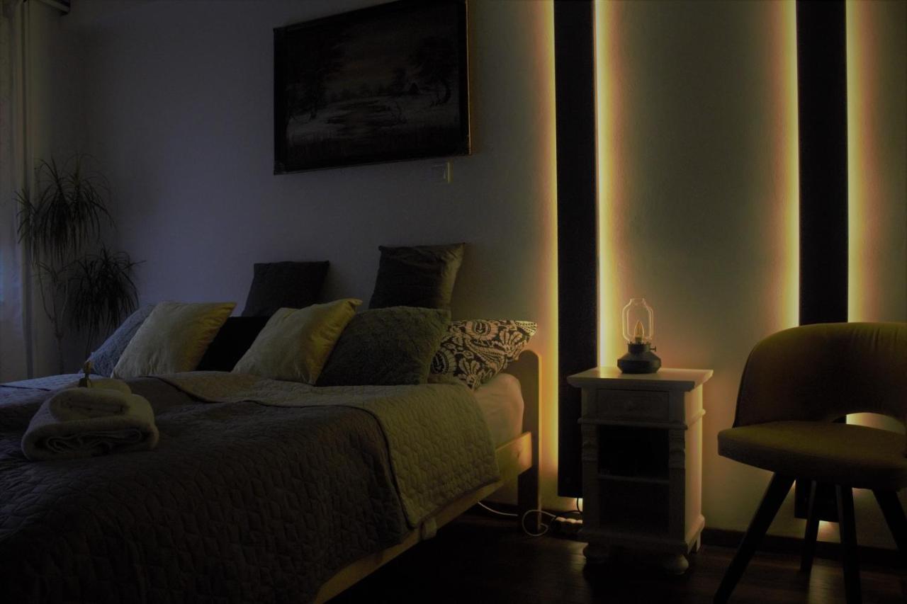 Kishaz Apartman Eger Exteriör bild