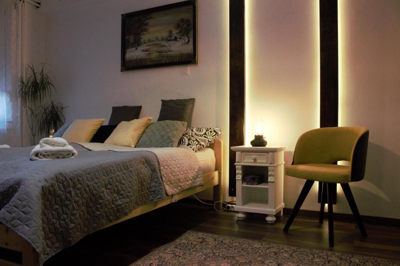 Kishaz Apartman Eger Exteriör bild