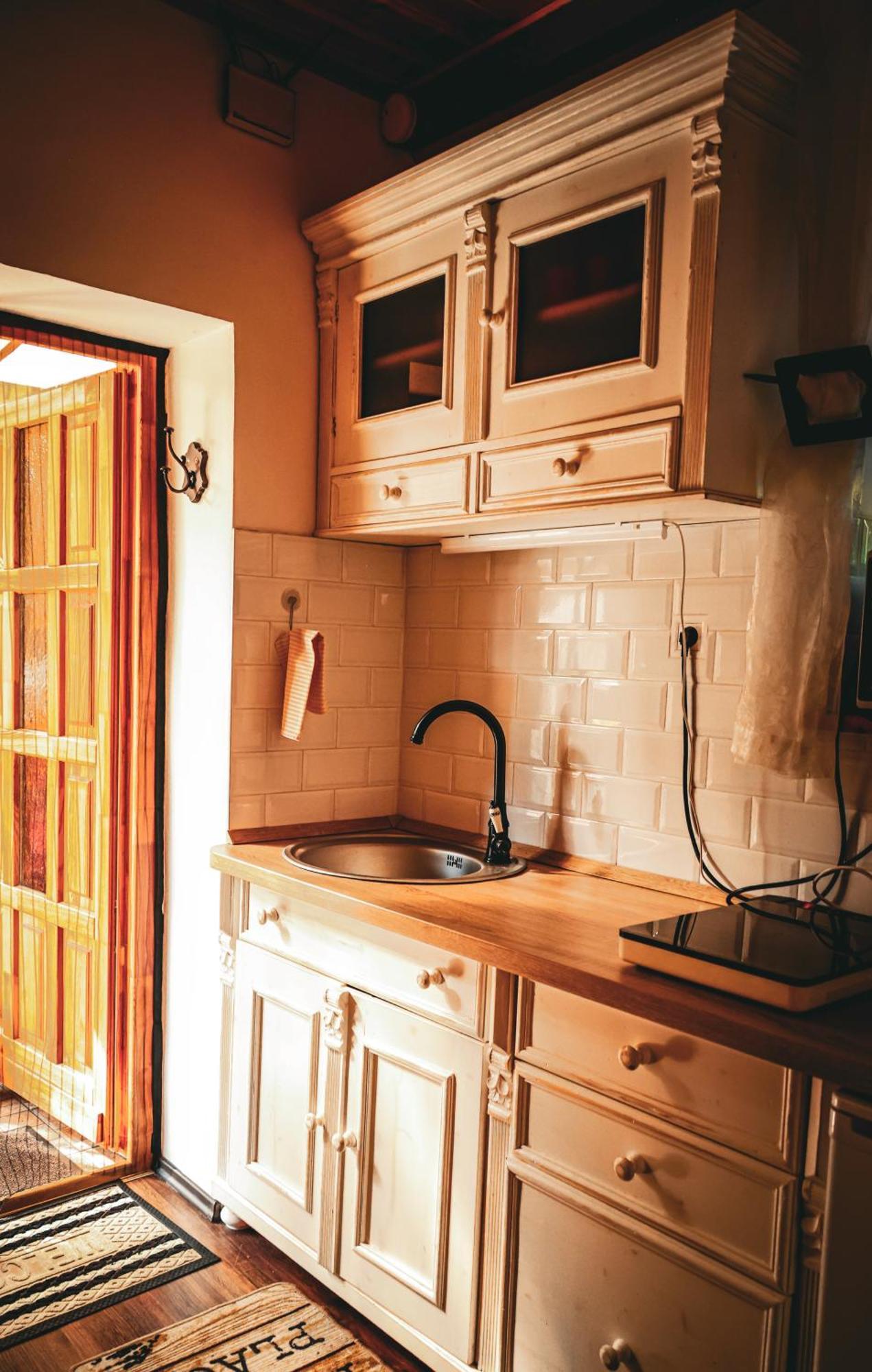 Kishaz Apartman Eger Exteriör bild