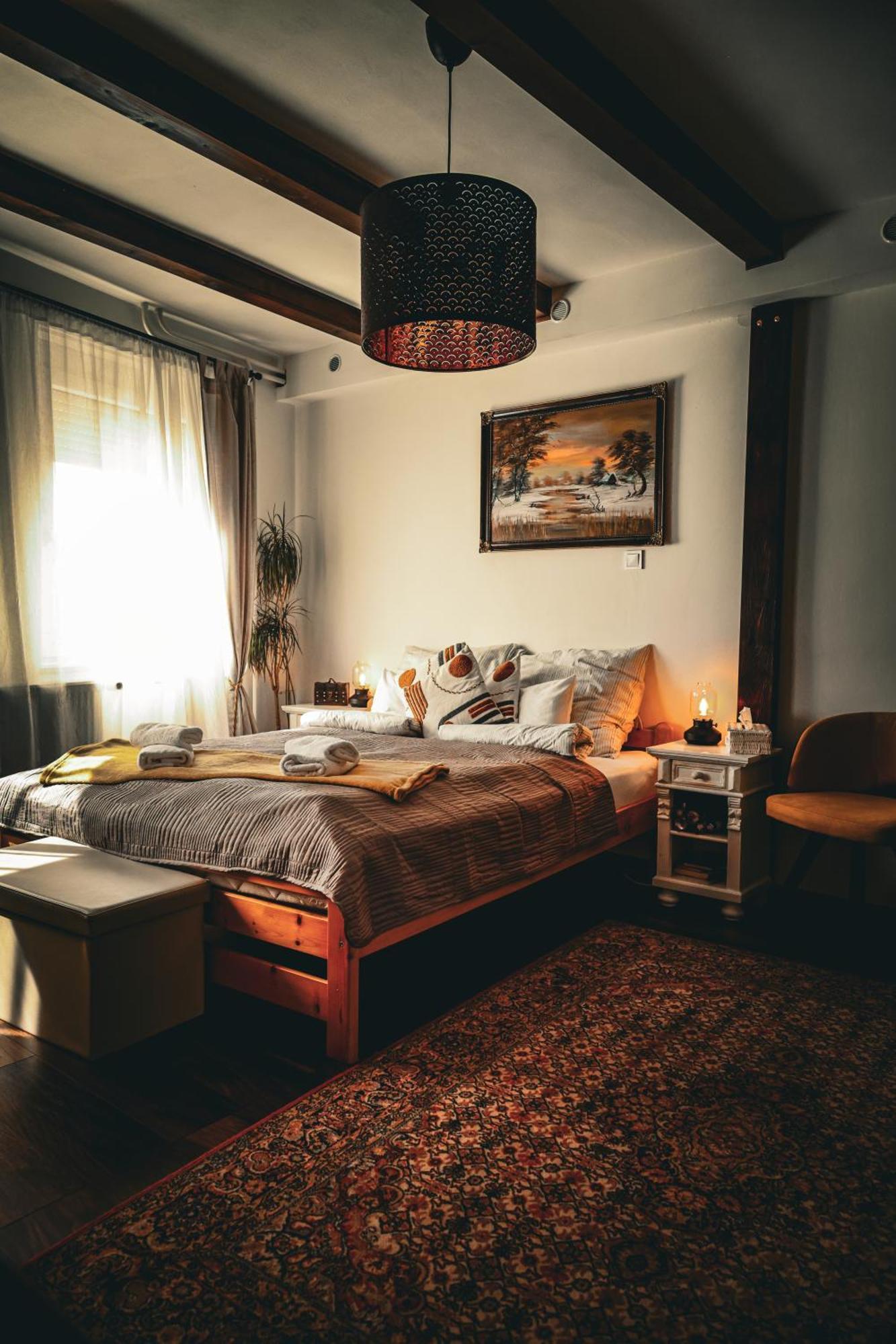 Kishaz Apartman Eger Exteriör bild